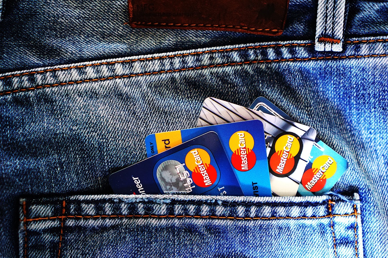 クレジットカード初心者が知っておくべき法人カードと個人カードの違いは？
